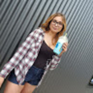 Meet your Posher, Lorena